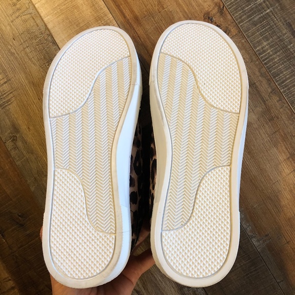 Steve Madden NWT Leopard Print Canvas Sneakers - Picture 8 of 15